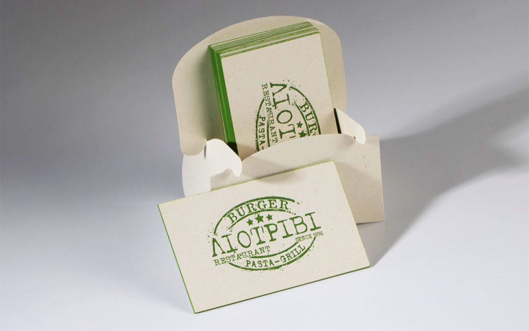 Λαμιναριστή κάρτα με letterpress, εκτύπωση offset και σόκορο σε χαρτί Woodstock